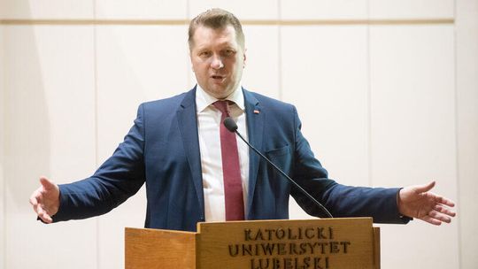 Minister: "Kryzys rodziny i ataki ze strony ideologii". Jest na to sposób