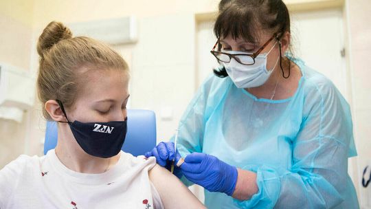 Minister zdrowia o szczepieniach uczniów: Będziemy szukali kolejnych zachęt