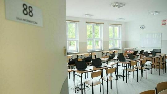 Ministerstwo Edukacji i Nauki podaje termin powrotu uczniów do szkół. Najmłodsi też zdalnie?