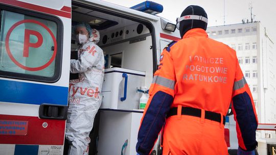 Ministerstwo Zdrowia: Nie ma dużych ognisk, zakażenia rozproszone. Możliwe przyspieszenie dodatkowych obostrzeń