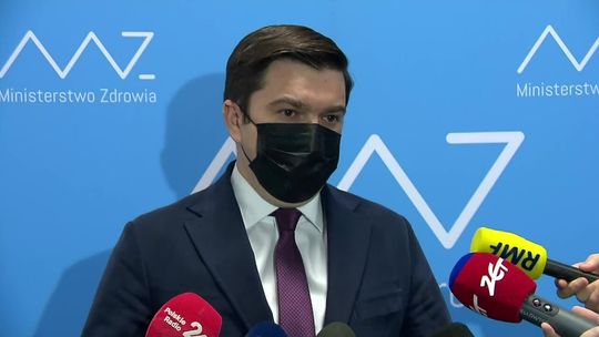 Ministerstwo zdrowia opracowuje plan zmniejszenia liczby łóżek covidowych i skrócenia okresu izolacji chorych