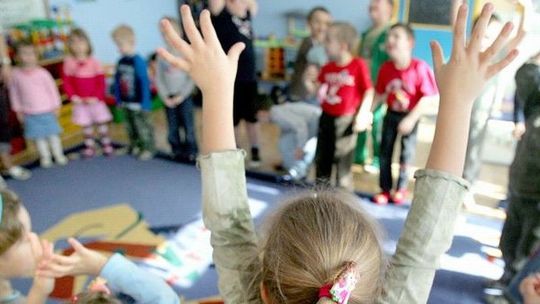 "Miś był obleśny, futro śmierdziało". Nietypowe spotkanie w przedszkolu. Kurator zajmie się sprawą 