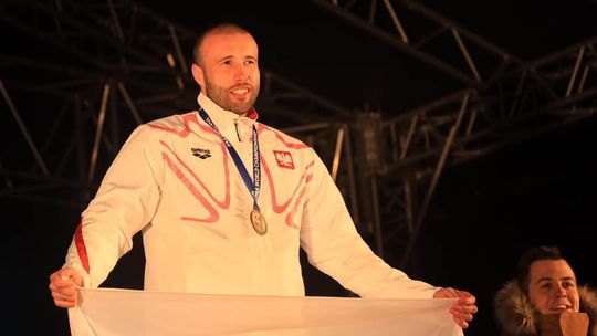 Mistrz lodowego pływania z Białej Podlaskiej bojkotuje mistrzostwa świata w Rosji