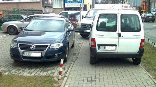 \"Mistrzowie parkowania\" w Lublinie wiosną (zdjęcia)