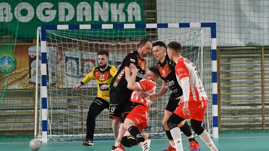 MKS Padwa Zamość – ARGED Ostrovia Ostrów Wielkopolski 23:30. Lider był za mocny