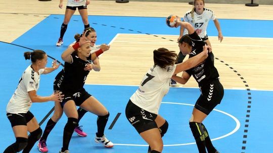 MKS Perła – Młyny Stoisław 33:19. Pogrom w hali Globus [zdjęcia]