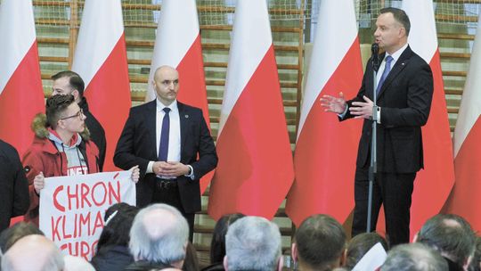 Młody aktywista manifestował podczas spotkania z Andrzejem Dudą. "Kropla drąży skałę"