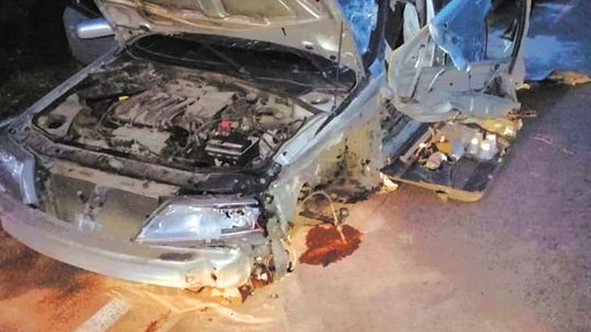 Młody kierowca notorycznie łamał zakaz kierowania, w końcu po pijanemu wjechał w samochód z dziećmi 