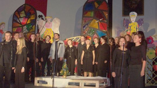 Młodzi aktorzy u św. Trójcy