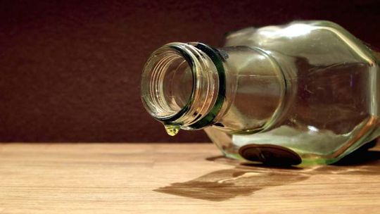 Młodzi kierowcy jechali gęsiego po pijanemu