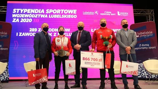 Młodzi, lubelscy sportowcy ze stypendiami od marszałka