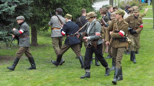 Młodzi, piękni, niezłomni. Dziewczęcym okiem na Żołnierzy Niezłomnych, Wyklętych
