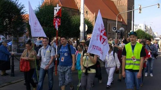 Młodzi pielgrzymi wolą Jasną Górę niż Woodstock (wideo)