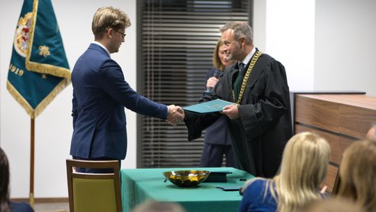 Młodzi prawnicy nadchodzą. Nowe pokolenie Adwokatury złożyło ślubowanie