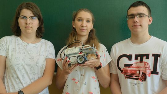 Młodzi robotycy z Lublina zbudowali inteligentnego robota na międzynarodowe mistrzostwa