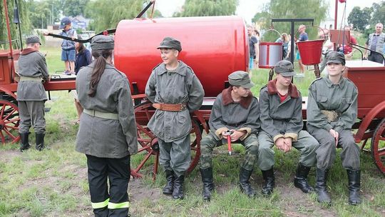 Młodzież pokazała jak się gasi! Pokazy strażaków OSP w Bełżycach