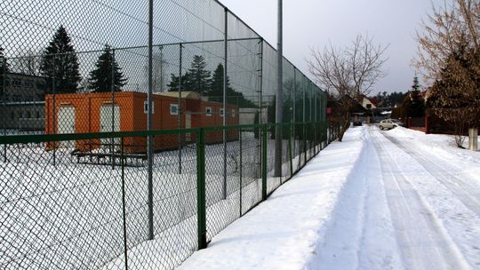 Młodzież "zbyt głośno" trenowała na Orliku. Coraz bliżej do postawienia ekranów akustycznych