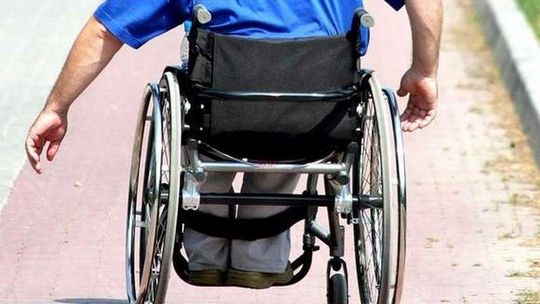 Mniej pieniędzy dla niepełnosprawnych. Nie każdy pojedzie na turnus