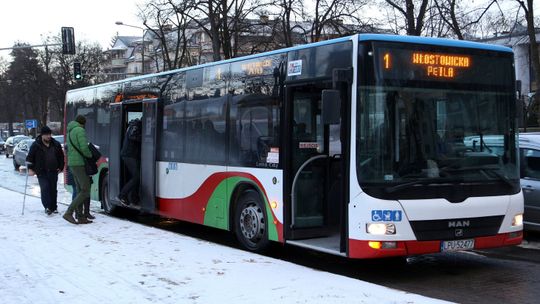 Mniej połączeń, droższe bilety. Ale za rok będą jeździć elektryki