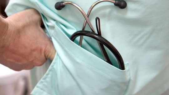 Mniej specjalistów w szpitalach. "Z wielkim rozczarowaniem przyjęliśmy wiosenną listę rezydentur"