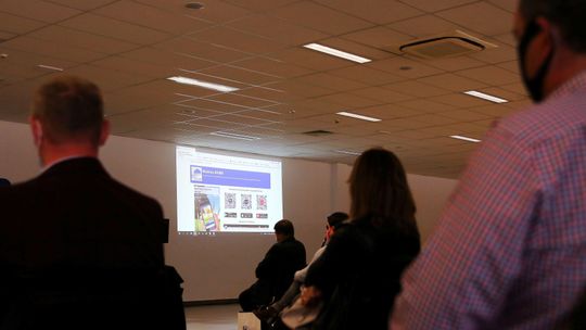 Mobilna ARiMR na telefony rolników. Dzięki niej urzędnicy mają mniej przeszkadzać