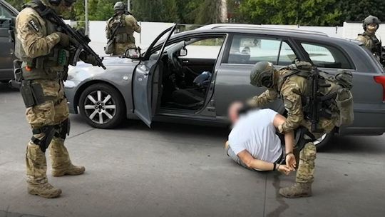 Mocny cios w narkobiznes. Śledczy z Lublina rozbili gang przemytników [wideo]