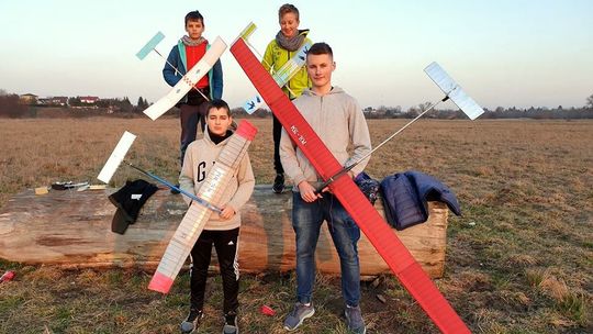 Modelarze z Hrubieszowa namawiają: Zostań w domu!