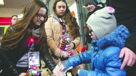 MON robi konkurencję Orkiestrze. A Caritas sama wsparła WOŚP