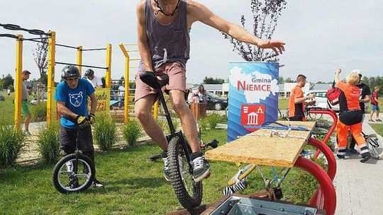 Monocykliści spotkali się w Niemcach. Rywalizowali w zawodach