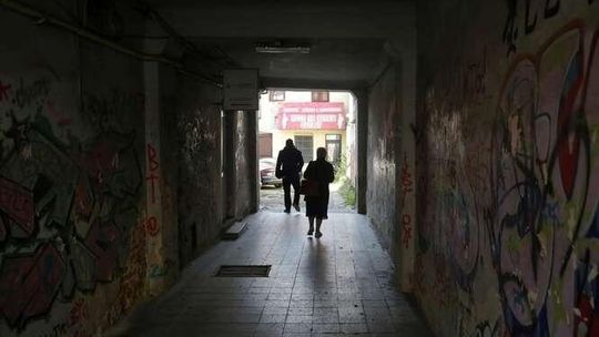 Morderstwo 18-latki przy ul. Królewskiej. Przesłuchania znajomych ze szkoły