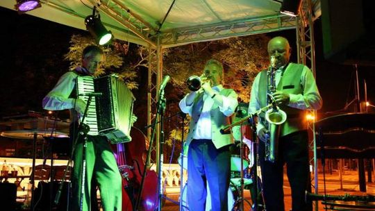 Most Kultury: warsztaty, kino, koncert, potańcówka