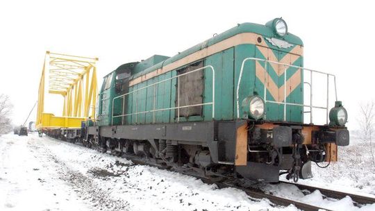 Most przyjechał na miejsce koleją 