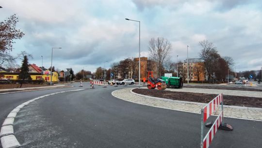 Most zaraz otworzą. Na razie jest mniej utrudnień przy nowym rondzie