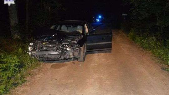 Motocykl zderzył się z samochodem. Kierowca jednośladu ranny