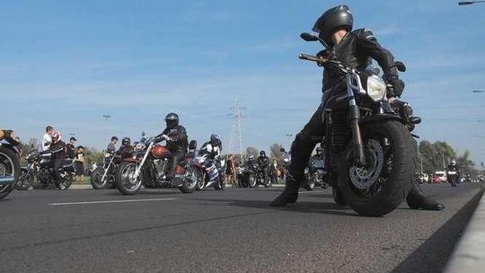 Motocykle wróciły na drogi. Pamiętajmy o bezpieczeństwie 