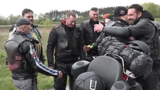 Motocykliści z grupy "Nocne wilki" przekroczyli granicę w Terespolu. Jadą do Berlina
