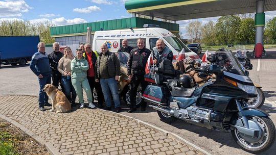 Motocykliści z Puław sprzątają polskie cmentarze na Ukrainie 