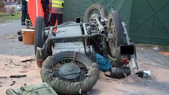 Motocyklista wjechał w drzewo, zginął na miejscu