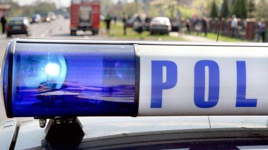 Motocyklista wyprzedzał i uderzył w barierkę. Zginął na miejscu