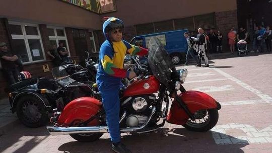 Motocyklowy Dzień Dziecka 2017: Motocykliści z prezentami u chorych dzieci