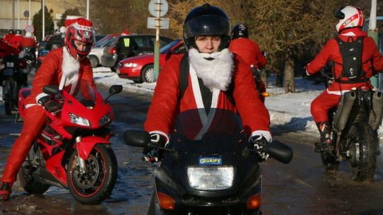 Motomikołaje odwiedzili małych pacjentów w Lublinie