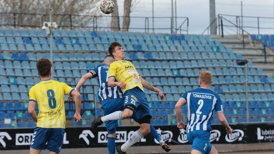 Motor II Lublin – Tomasovia 1:3. Ciągle blisko lidera [zdjęcia]