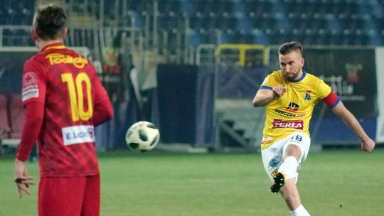 Motor robi kadrową rewolucję. Prezes i trener zostają?