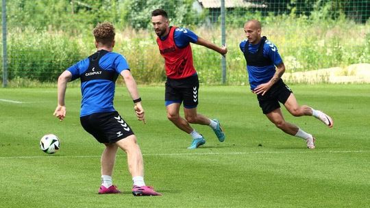 Motor szykuje się do pierwszego sparingu, a rozmowy transferowe trwają. „Potrzebujemy pięciu-sześciu wzmocnień”