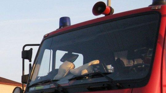 Motwica: Ewakuacja krów z płonącej obory