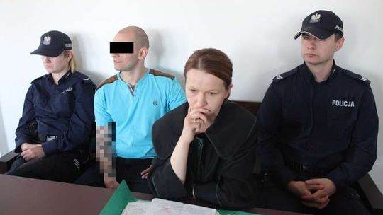 "Mówiłem, żeby wrócił do mieszkania. Powiedział, że nie pójdzie siedzieć". Ruszył proces Mateusza C., w sądzie się uśmiechał