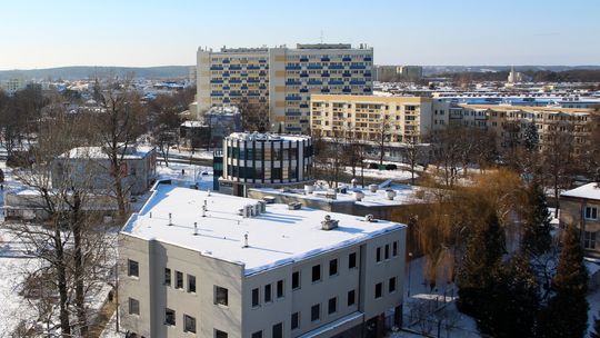 Mróz unieruchamia auta, schronisko przepełnione zima w Puławach