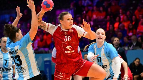 MŚ piłkarek ręcznych: Polska lepsza od Argentyny, ćwierćfinał nadal realny