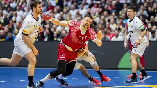 MŚ piłkarzy ręcznych: Polska zaczęła turniej od porażki, występ zawodnika Azotów Puławy