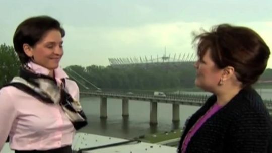 Mucha po angielsku zachwala Polskę w CNN (wideo)